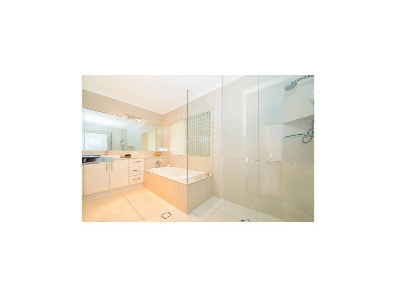 1-5 Barr Place, Ningi QLD 4511