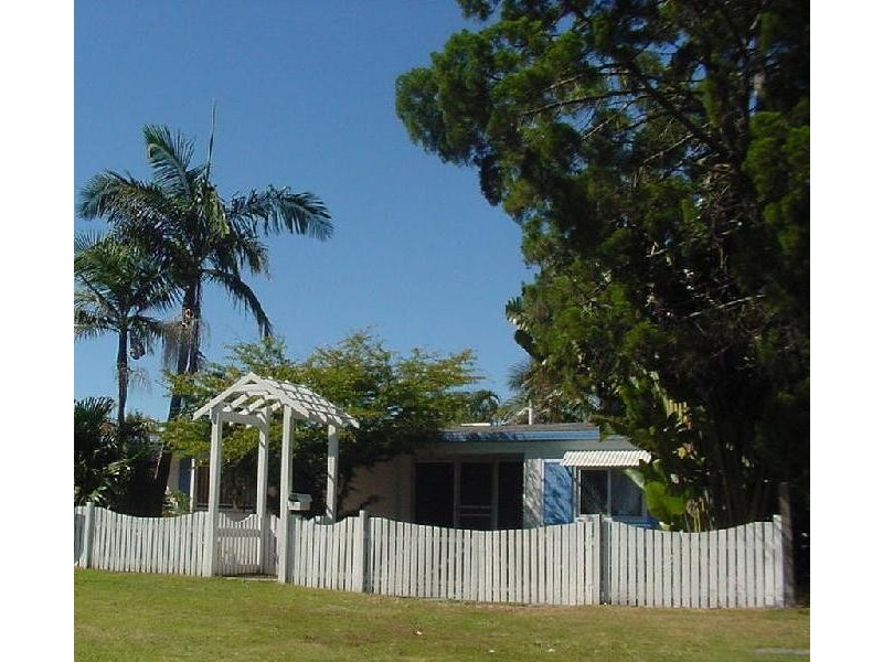 22 Hazell Ave, Banksia Beach QLD 4507