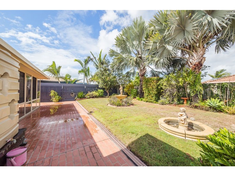 218 Endeavour Drive, Banksia Beach QLD 4507