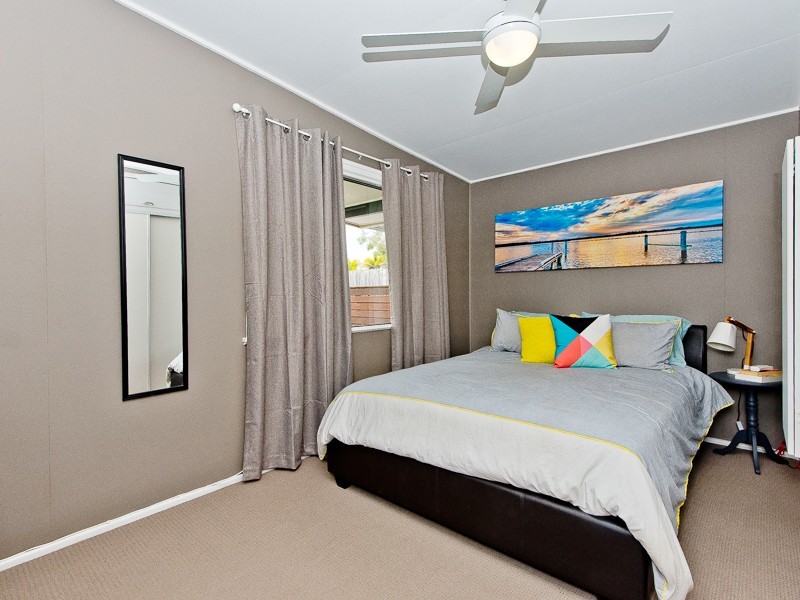 6 Miramar Street, Bongaree QLD 4507