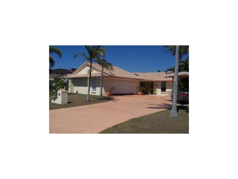 2 Bass Court, Banksia Beach QLD 4507