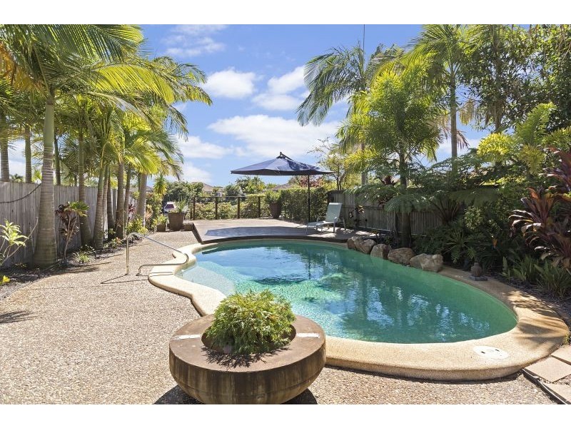 1/6 Topsail Cct, Banksia Beach QLD 4507