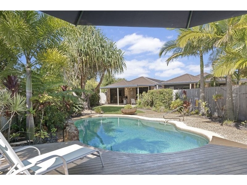 1/6 Topsail Cct, Banksia Beach QLD 4507