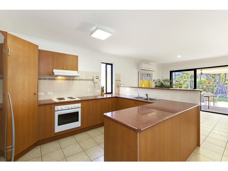 1/6 Topsail Cct, Banksia Beach QLD 4507