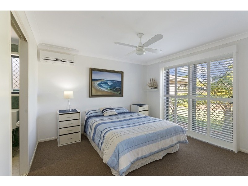 1/6 Topsail Cct, Banksia Beach QLD 4507