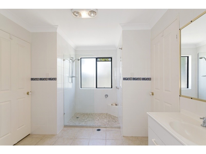 1/6 Topsail Cct, Banksia Beach QLD 4507