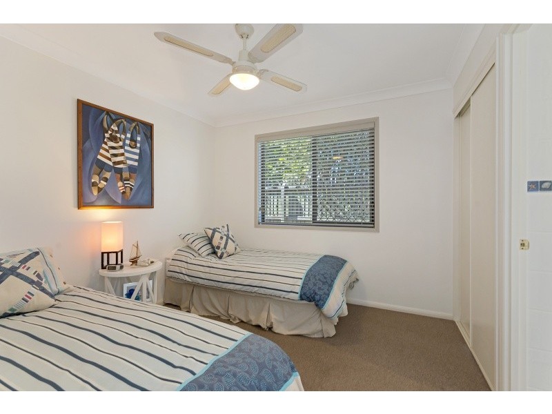 1/6 Topsail Cct, Banksia Beach QLD 4507