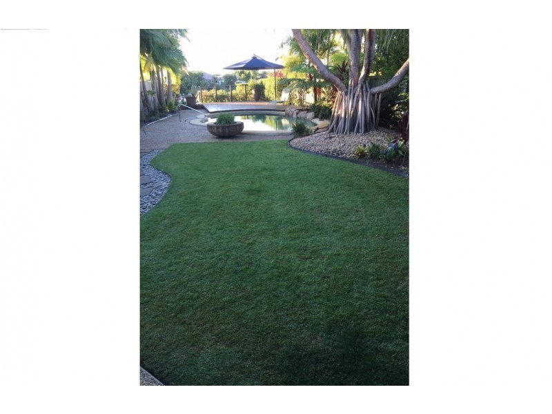 1/6 Topsail Cct, Banksia Beach QLD 4507