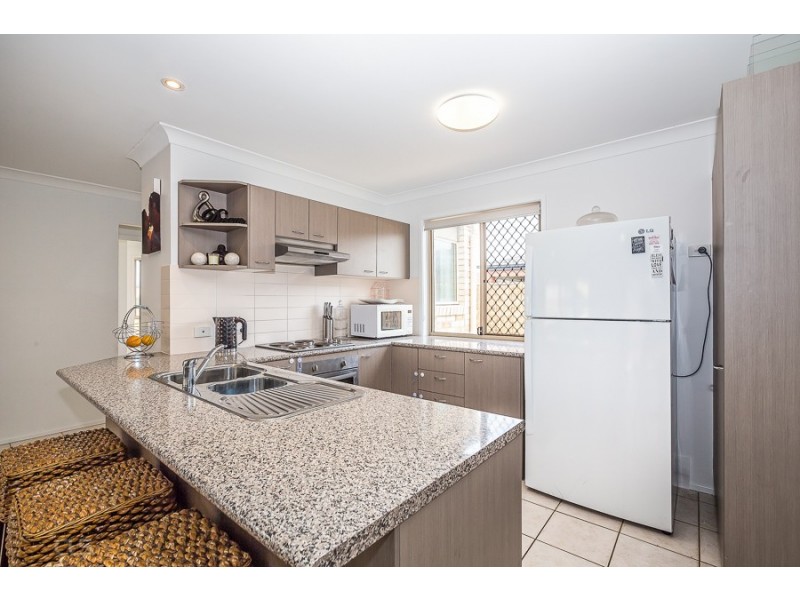 39 Eimeo Place, Sandstone Point QLD 4511