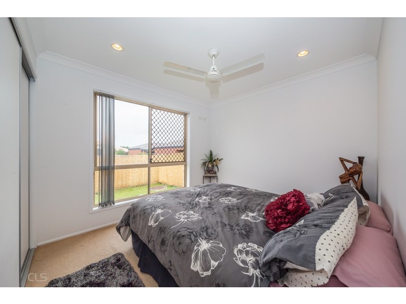 39 Eimeo Place, Sandstone Point QLD 4511