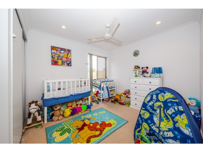 39 Eimeo Place, Sandstone Point QLD 4511