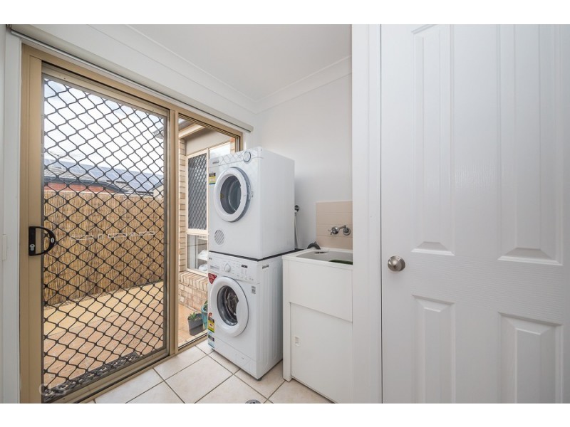 39 Eimeo Place, Sandstone Point QLD 4511