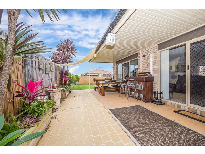 39 Eimeo Place, Sandstone Point QLD 4511