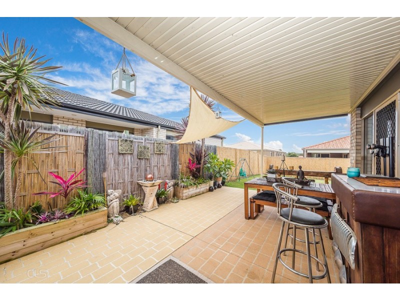 39 Eimeo Place, Sandstone Point QLD 4511