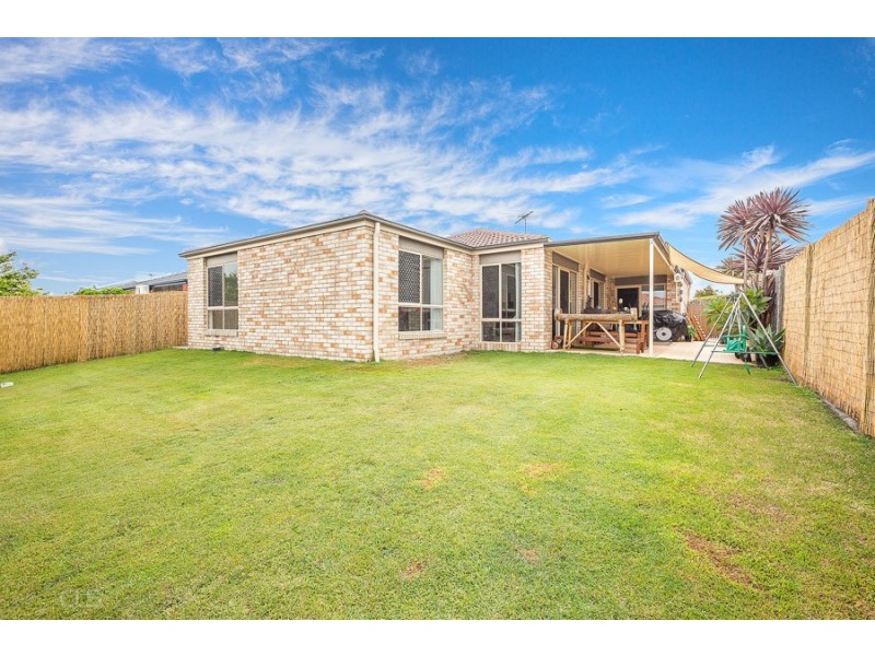 39 Eimeo Place, Sandstone Point QLD 4511
