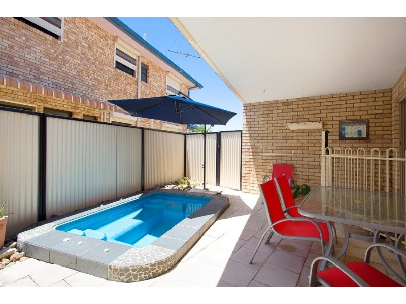 Sandstone Point QLD 4511