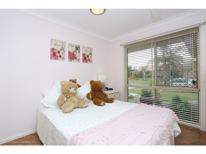 34 Gordon Crescent, Sandstone Point QLD 4511
