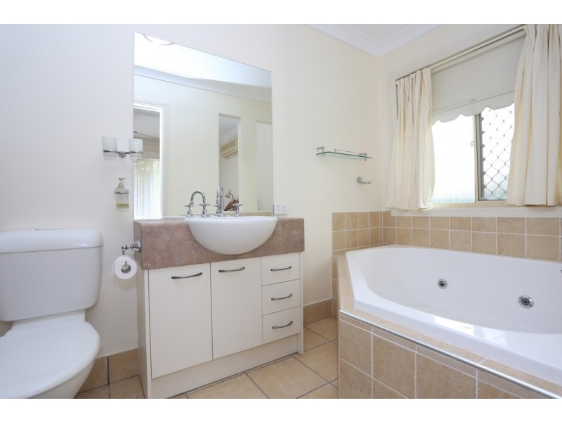 34 Gordon Crescent, Sandstone Point QLD 4511