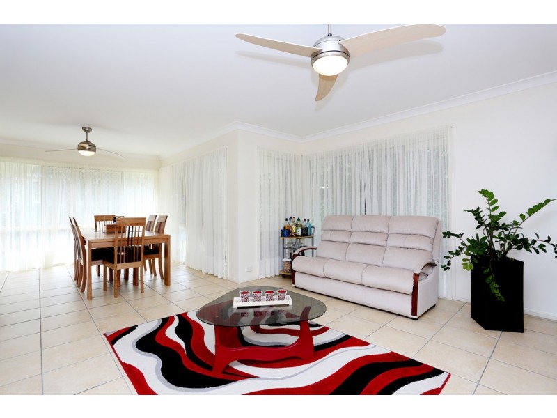 34 Gordon Crescent, Sandstone Point QLD 4511