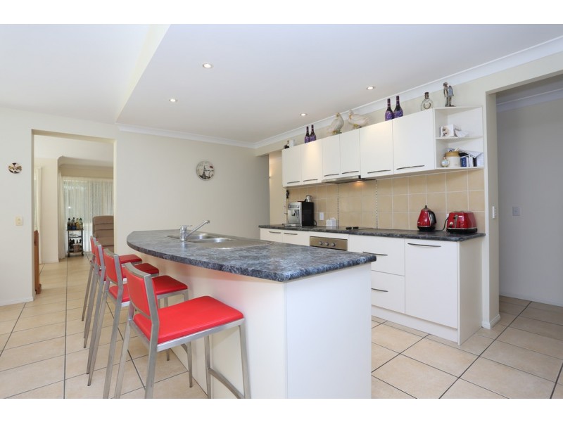 34 Gordon Crescent, Sandstone Point QLD 4511