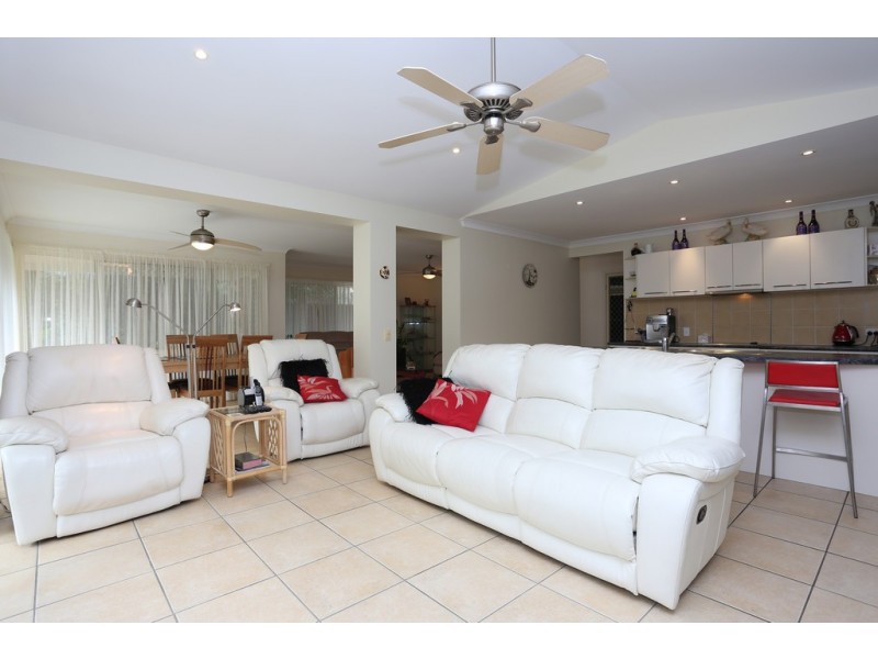 34 Gordon Crescent, Sandstone Point QLD 4511