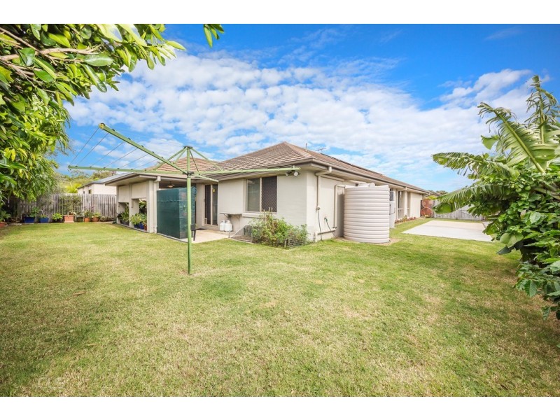 14 Middle Cove Court, Sandstone Point QLD 4511