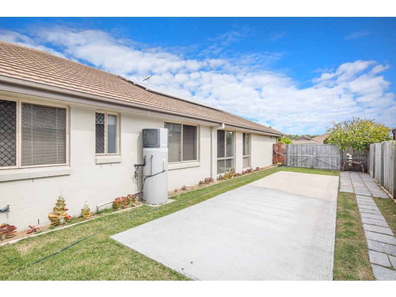 14 Middle Cove Court, Sandstone Point QLD 4511