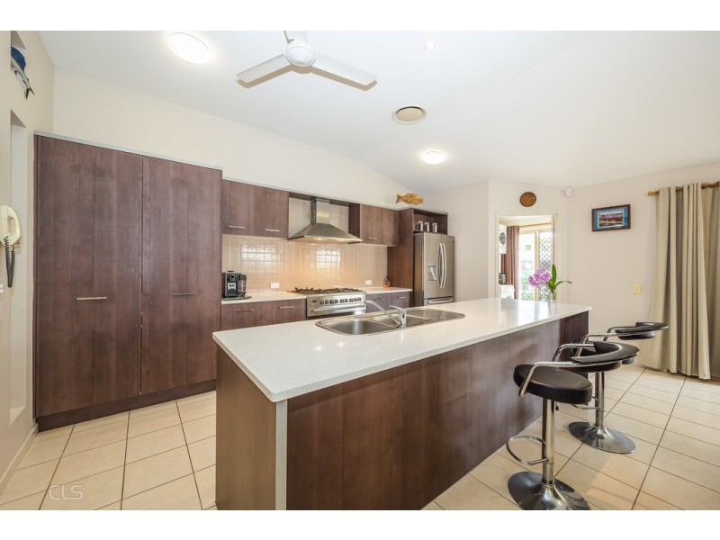 14 Middle Cove Court, Sandstone Point QLD 4511