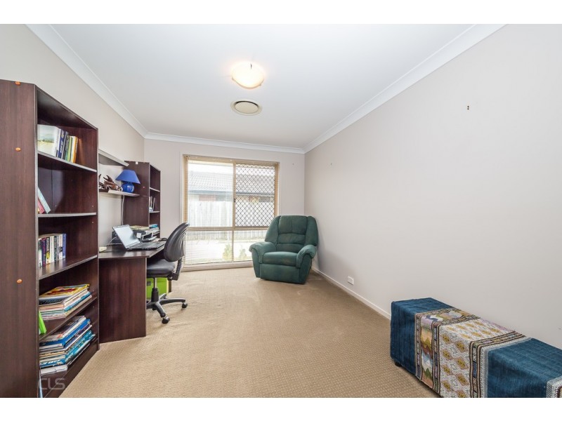 14 Middle Cove Court, Sandstone Point QLD 4511