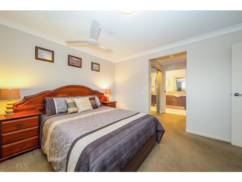 14 Middle Cove Court, Sandstone Point QLD 4511