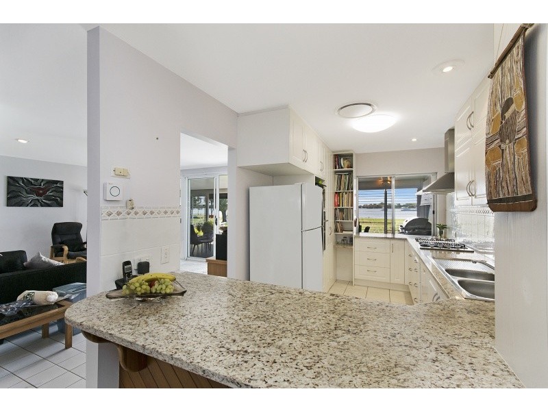 7a/16 Spinnaker, Sandstone Point QLD 4511