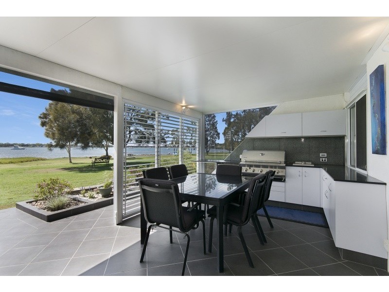 7a/16 Spinnaker, Sandstone Point QLD 4511