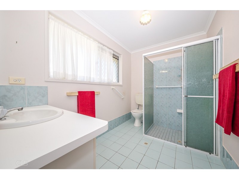 10 Chiltern Place, Sandstone Point QLD 4511