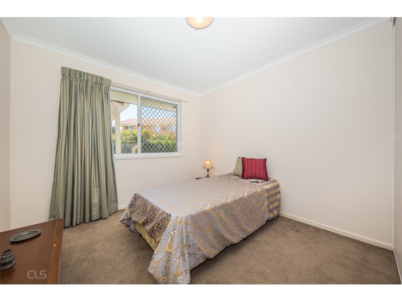 10 Chiltern Place, Sandstone Point QLD 4511