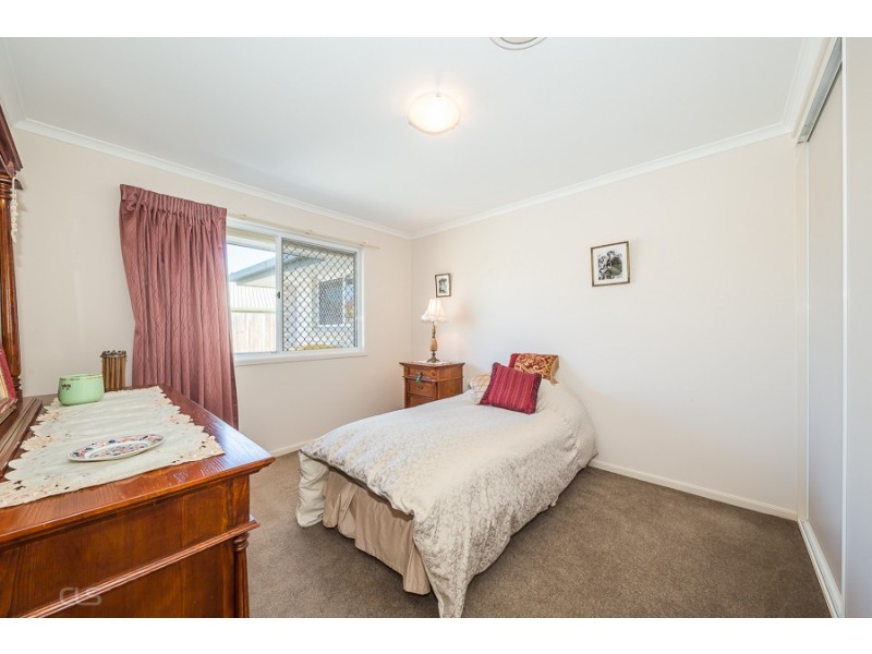 10 Chiltern Place, Sandstone Point QLD 4511