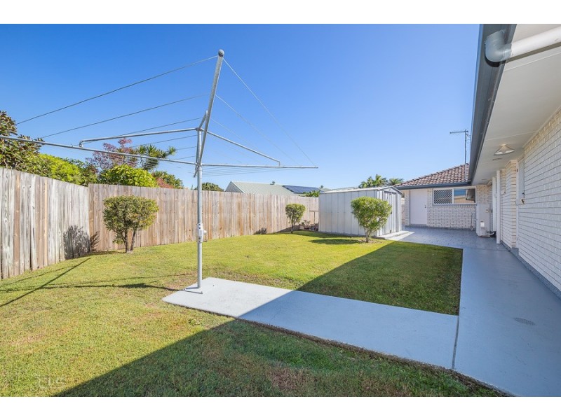 10 Chiltern Place, Sandstone Point QLD 4511