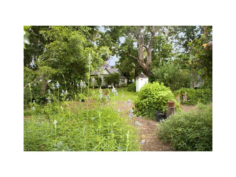 10 Woniora Avenue, Wahroonga NSW 2076