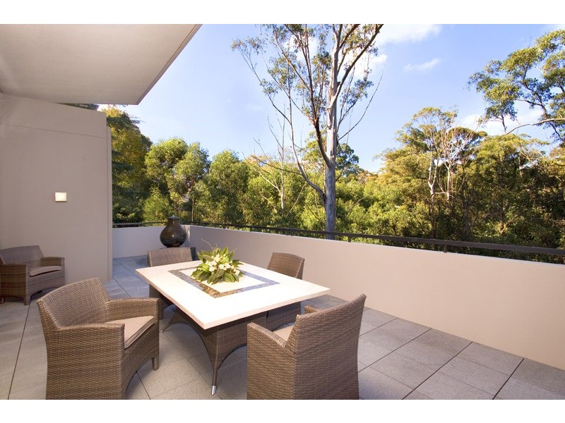 Penthouse 5 / 2 Marshall Avenue, Warrawee NSW 2074