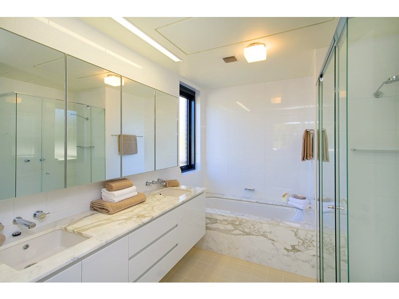 Penthouse 5 / 2 Marshall Avenue, Warrawee NSW 2074