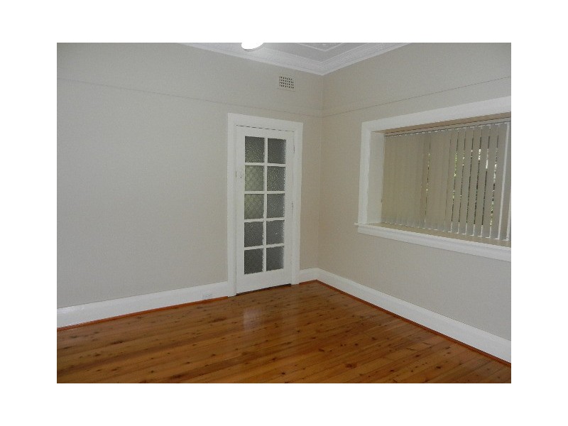 8 Trentino Road, Turramurra NSW 2074