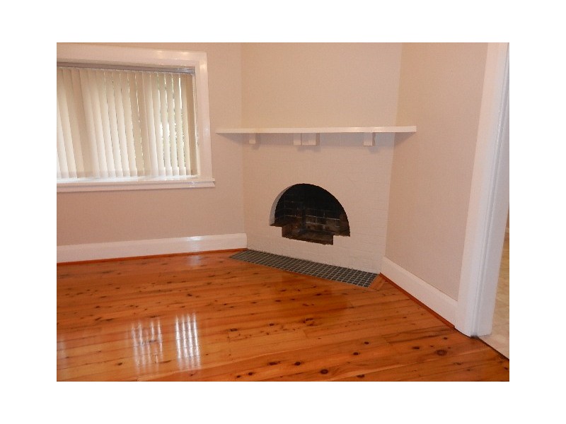 8 Trentino Road, Turramurra NSW 2074