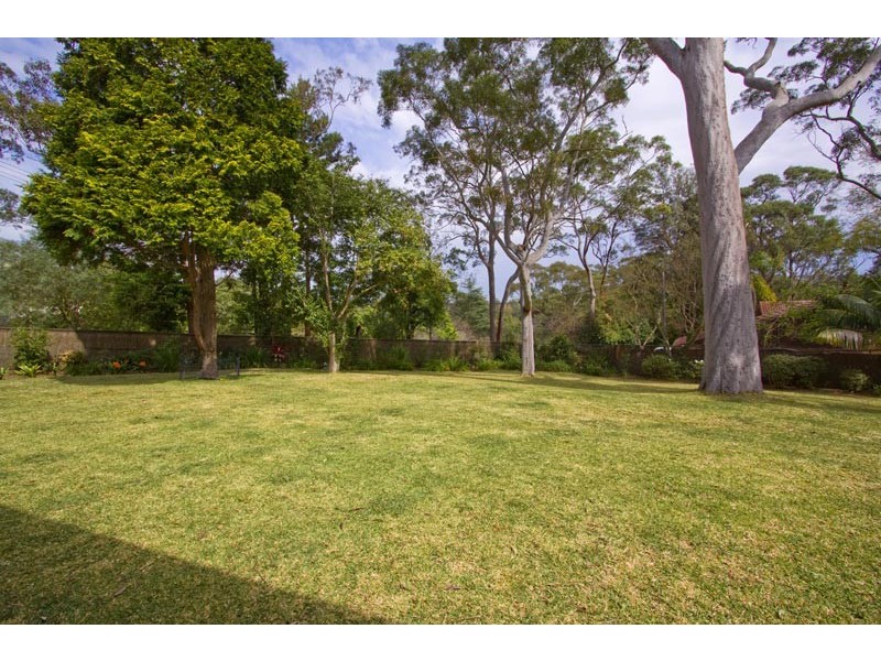 13 Pindari Avenue, St Ives NSW 2075