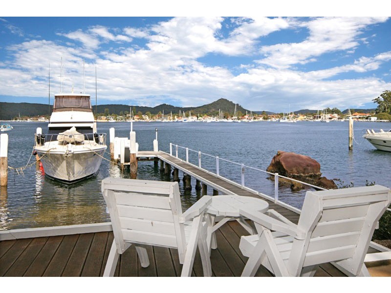 96 Daley Avenue, Daleys Point NSW 2257