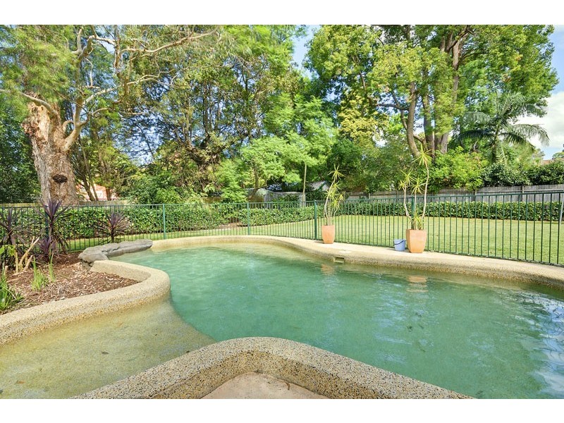 6 Gladstone Avenue, Warrawee NSW 2074