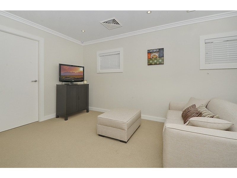 2 Fiona Avenue, Wahroonga NSW 2076