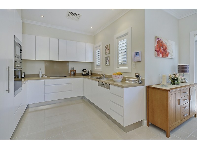2 Fiona Avenue, Wahroonga NSW 2076