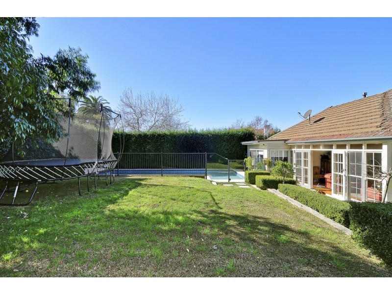 3 Harrington Avenue, Warrawee NSW 2074