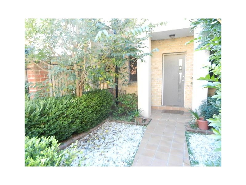TH 8 / 24-36 Pacific Highway, Wahroonga NSW 2076