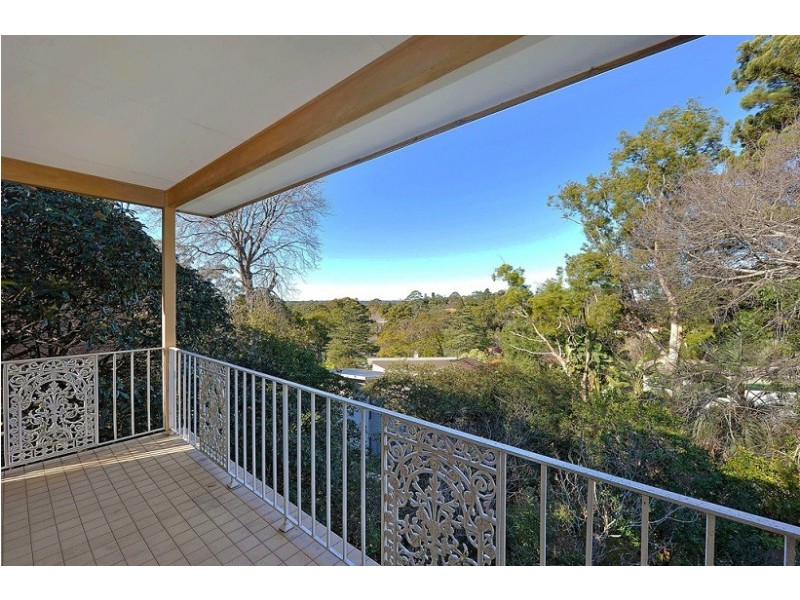 2 Riddles Lane, Pymble NSW 2073