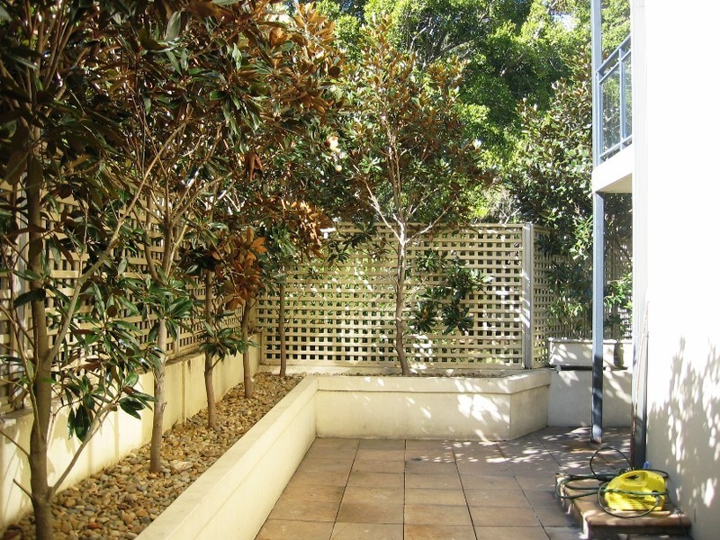 2/176 Old South Head Road, Bondi NSW 2026